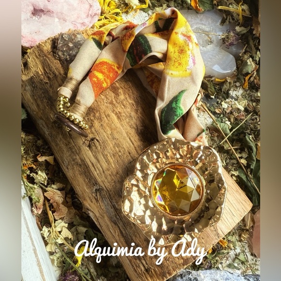 Floral fall colors scarf huge gold pendant necklace - Picture 2 of 5